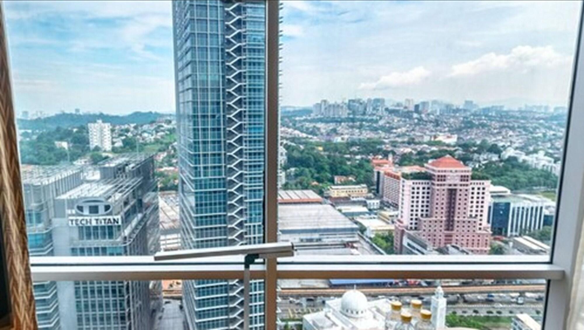 St Giles Gardens Hotel Kuala Lumpur Exterior foto View from the 36th floor of the tower