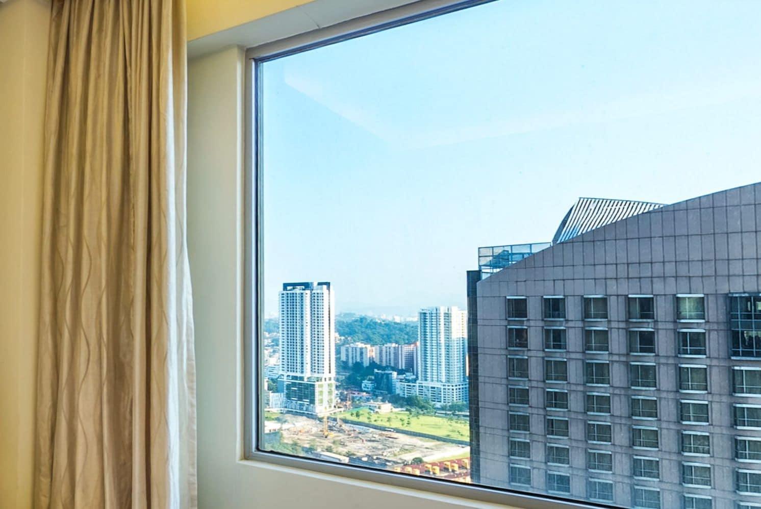 St Giles Gardens Hotel Kuala Lumpur Exterior foto A window